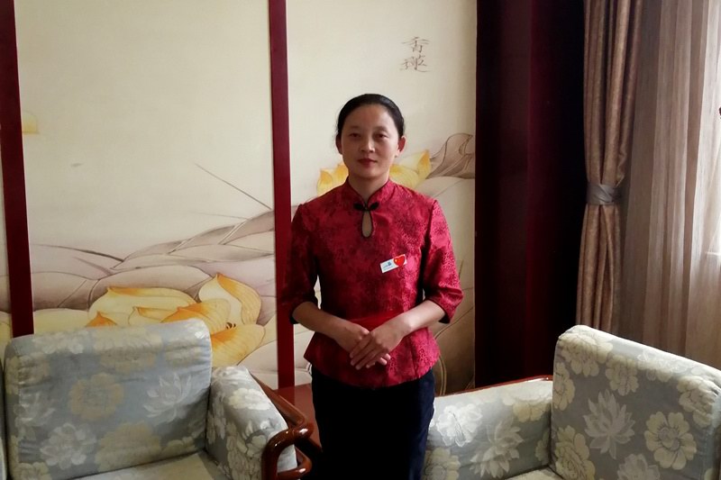 致敬，我親愛(ài)的同事——記迪尼斯伊川店客房員工陳華麗